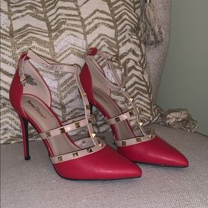 Gorgeous Valentino style red heels